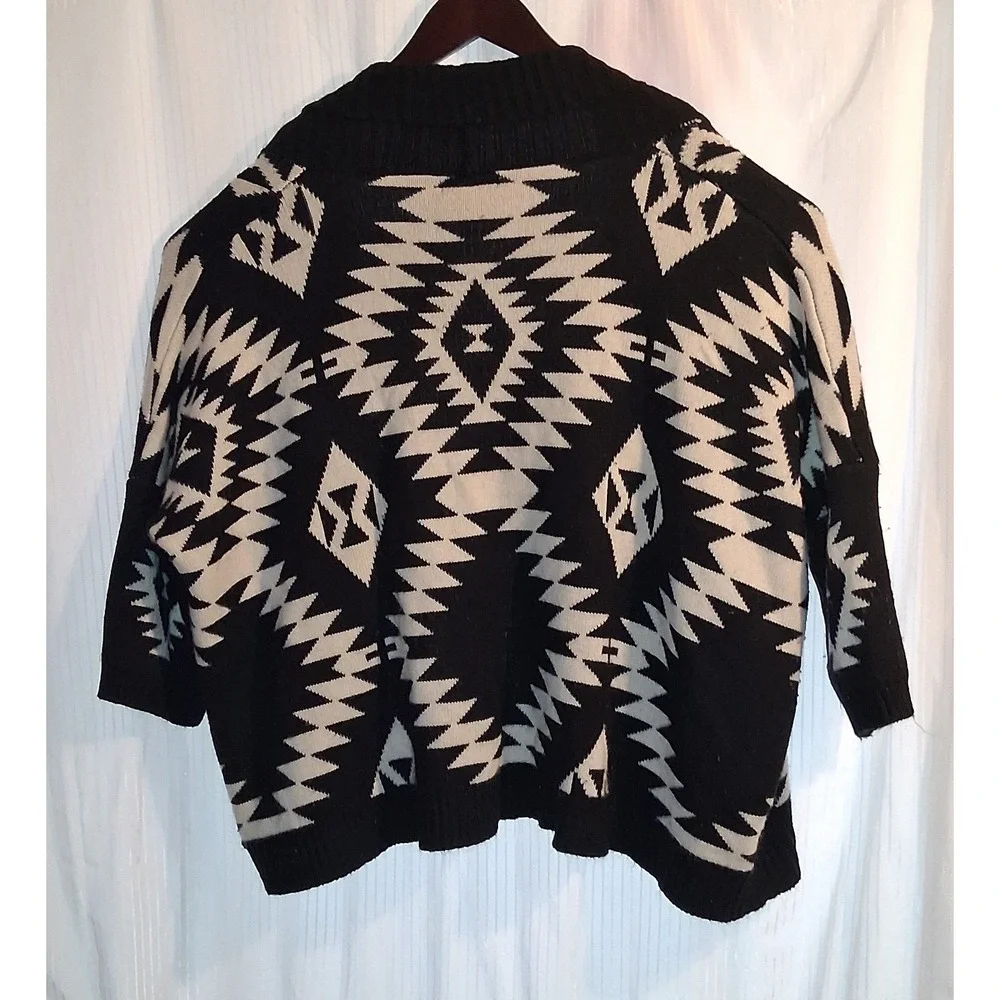 36 POINTS Black White Geometric Aztec Print Open Front Cardigan Sweater Womens L